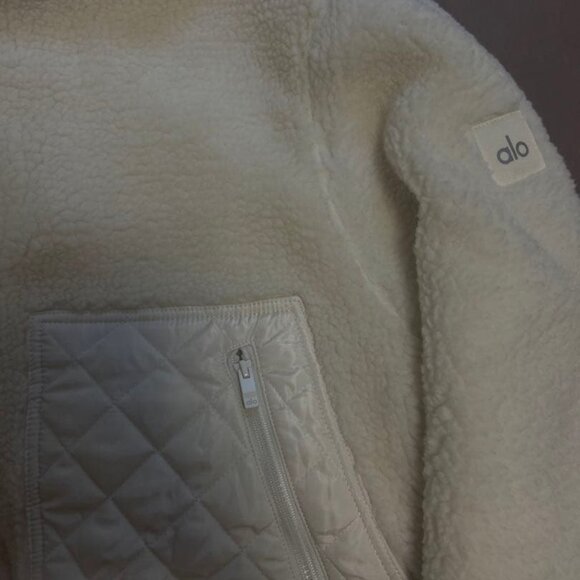 Alo Yoga Women's White Sherpa Edge Bomber Size S-L - Picture 4 of 15